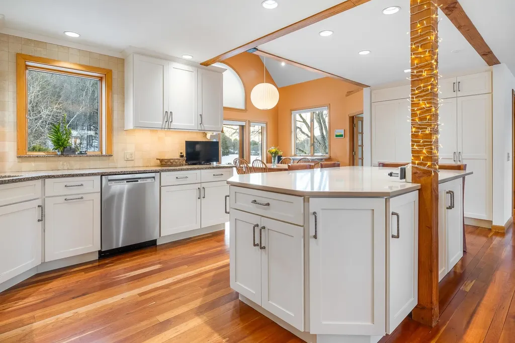 56 River Road Hanover NH 03755