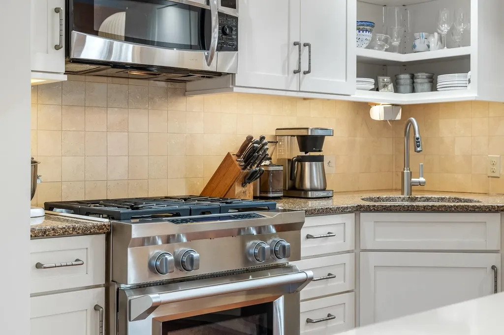 56 River Road Hanover NH 03755