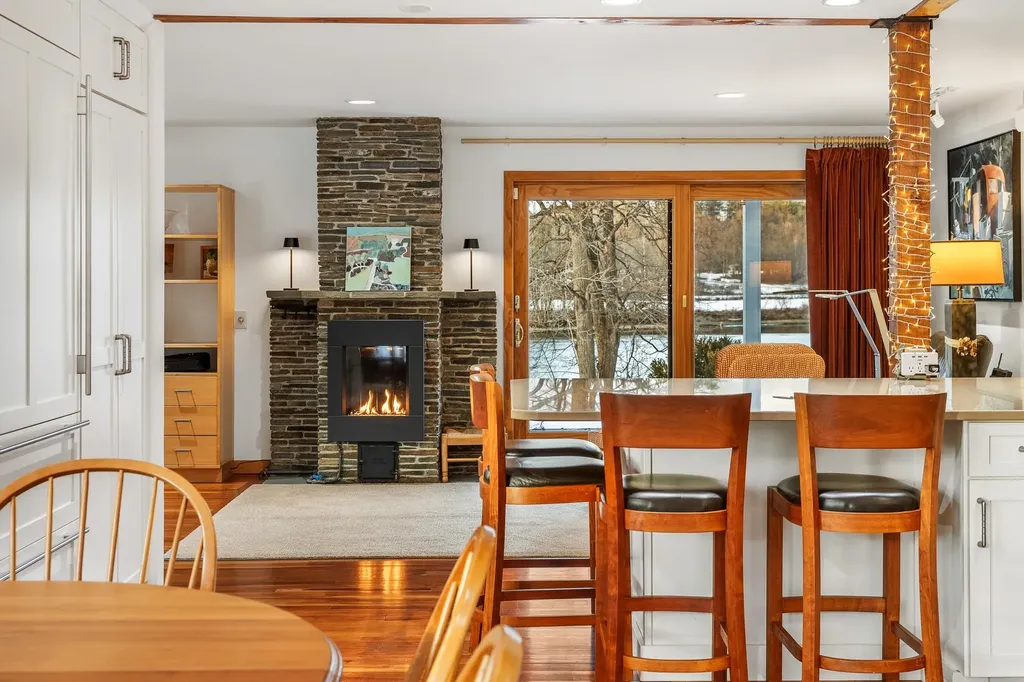 56 River Road Hanover NH 03755