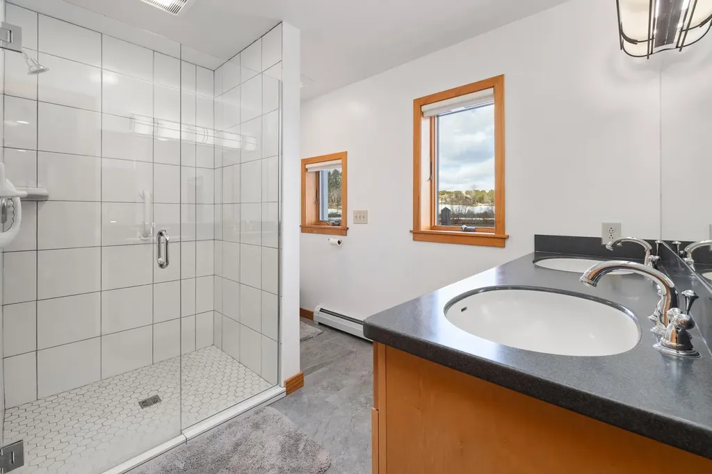 56 River Road Hanover NH 03755