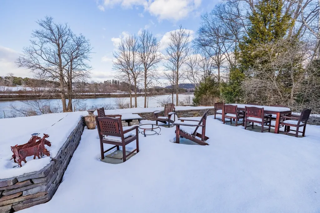 56 River Road Hanover NH 03755