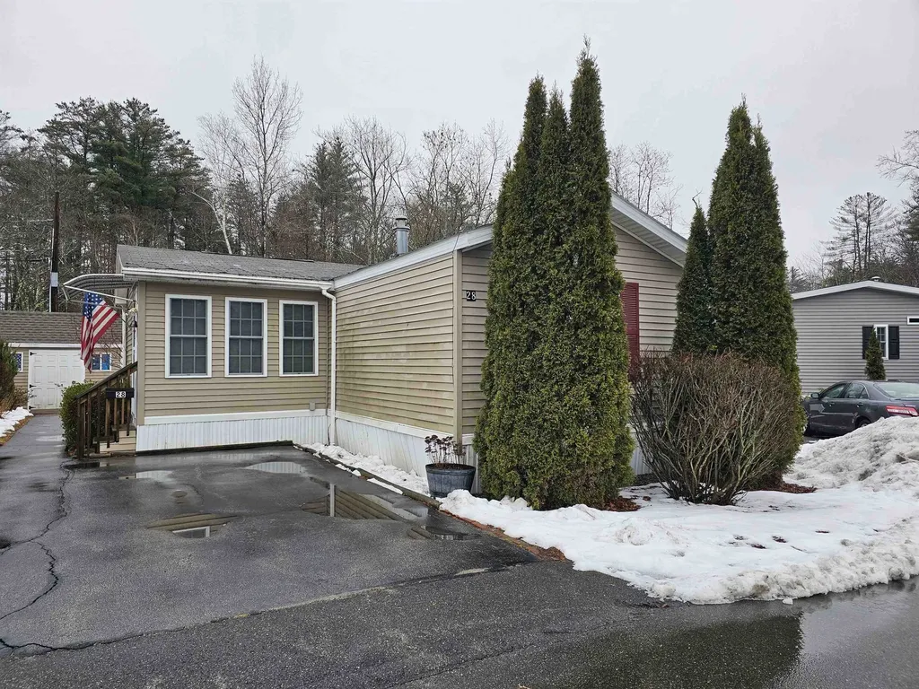 28 Eglin Boulevard Londonderry NH 03053