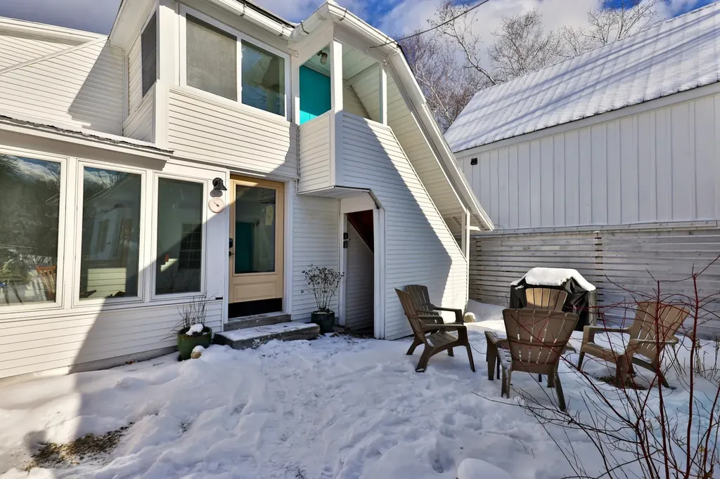 489 Main Street Chester VT 05143