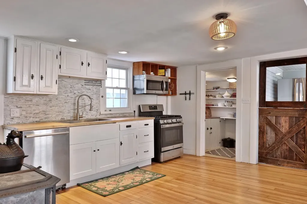 489 Main Street Chester VT 05143