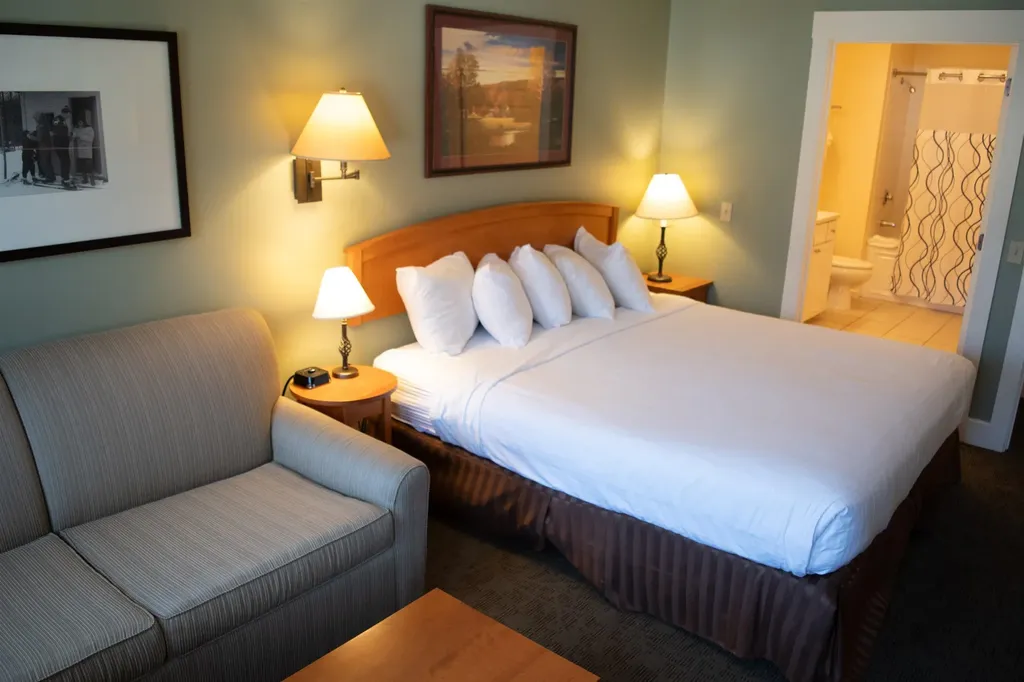 325/327 Qiv Jackson Gore Inn Ludlow VT 05149