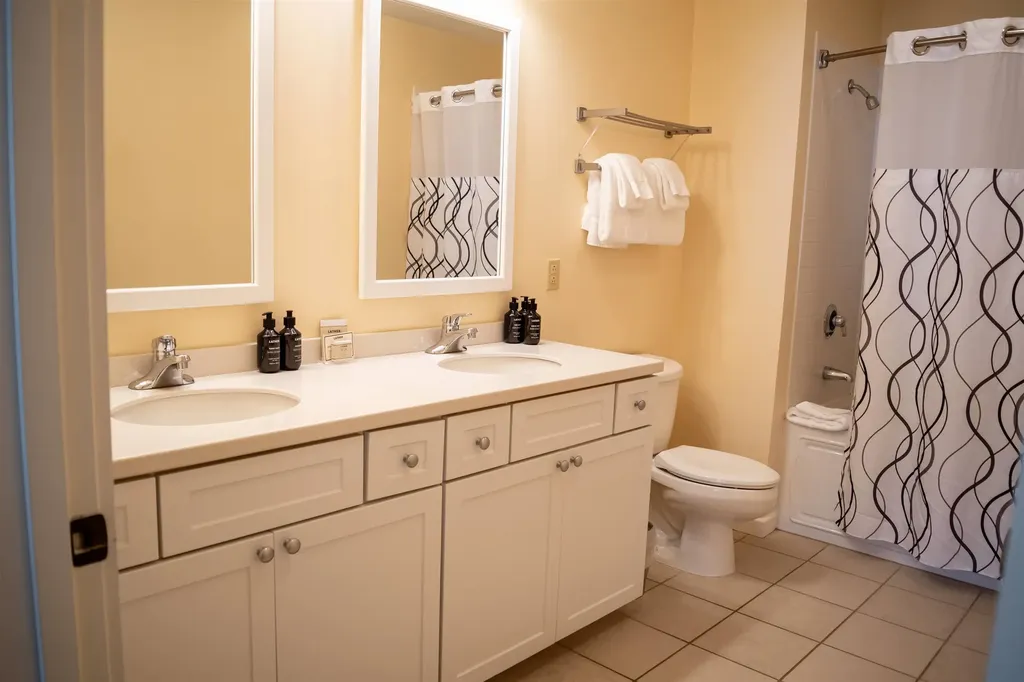 325/327 Qiv Jackson Gore Inn Ludlow VT 05149