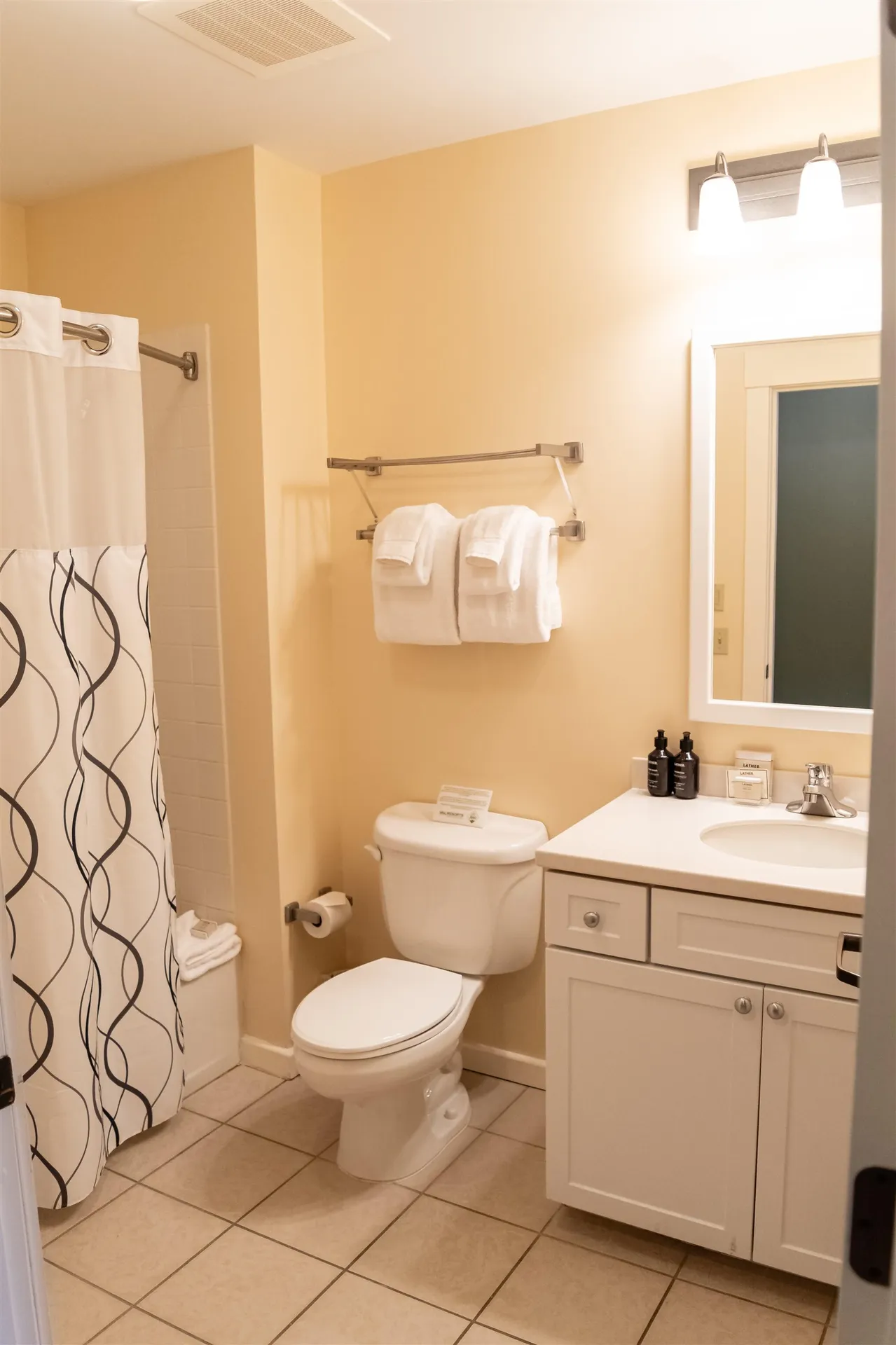 325/327 Qiv Jackson Gore Inn Ludlow VT 05149