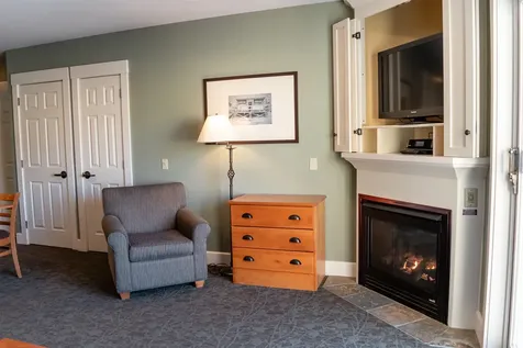 325/327 Qiv Jackson Gore Inn Ludlow VT 05149