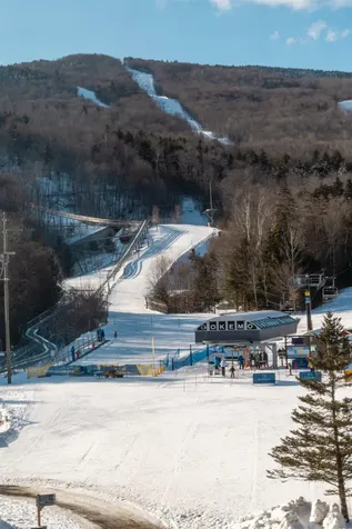 325/327 Qiv Jackson Gore Inn Ludlow VT 05149