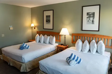 325/327 Qiv Jackson Gore Inn Ludlow VT 05149