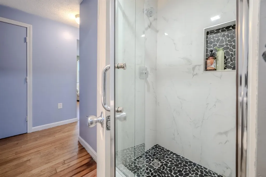 12 Joanne Drive Hooksett NH 03106