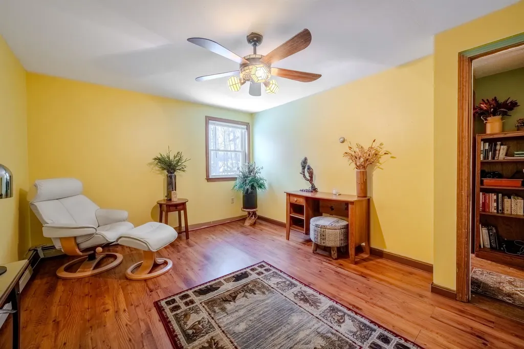 12 Joanne Drive Hooksett NH 03106