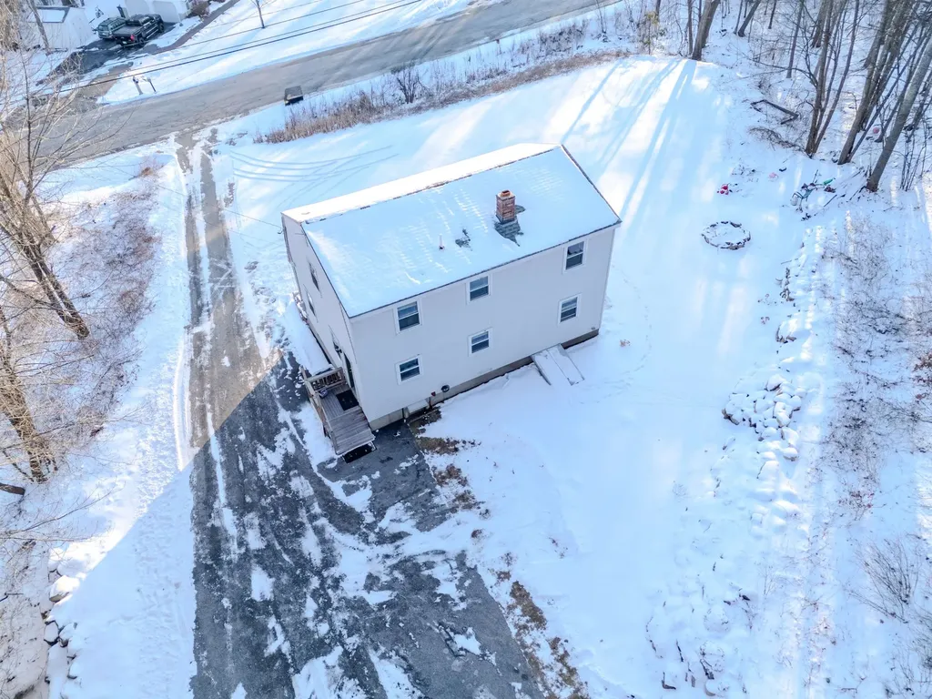 12 Joanne Drive Hooksett NH 03106
