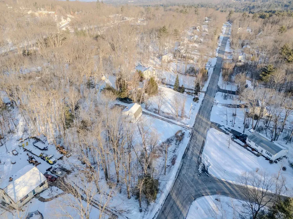 12 Joanne Drive Hooksett NH 03106