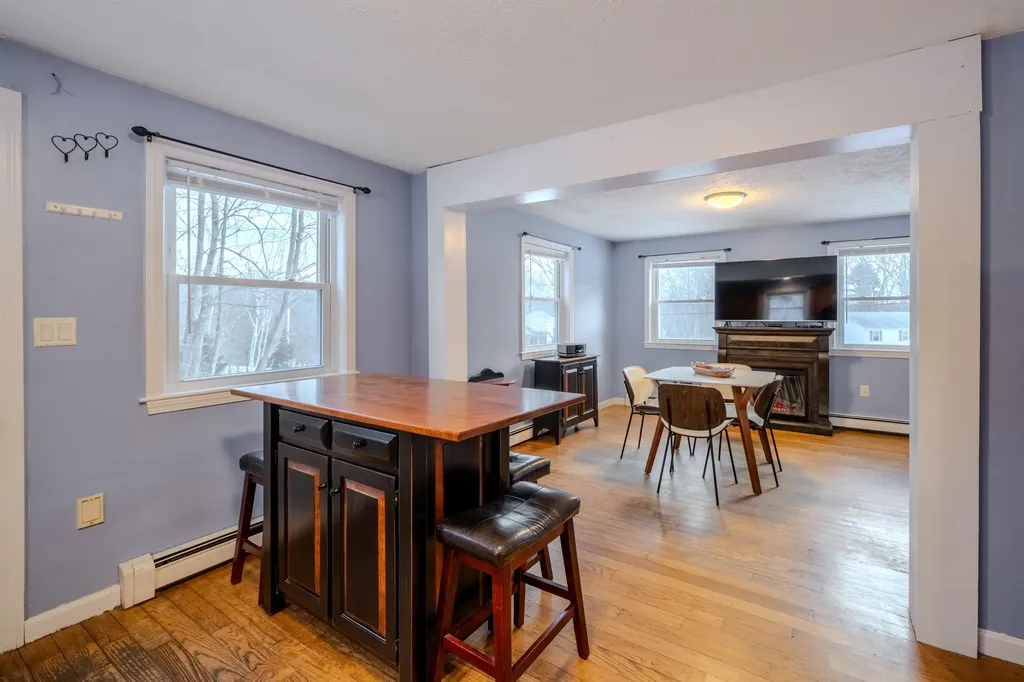 12 Joanne Drive Hooksett NH 03106