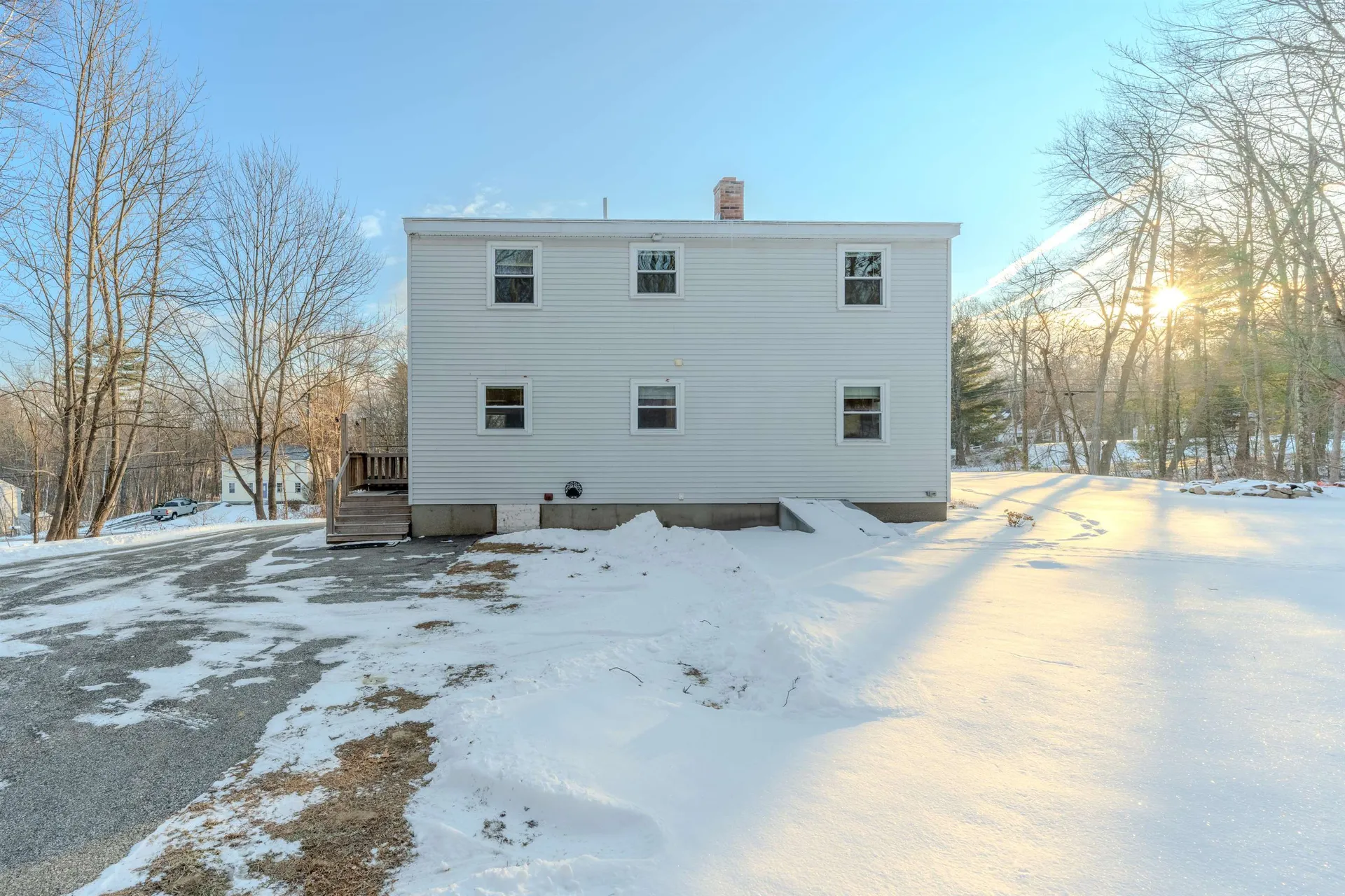 12 Joanne Drive Hooksett NH 03106