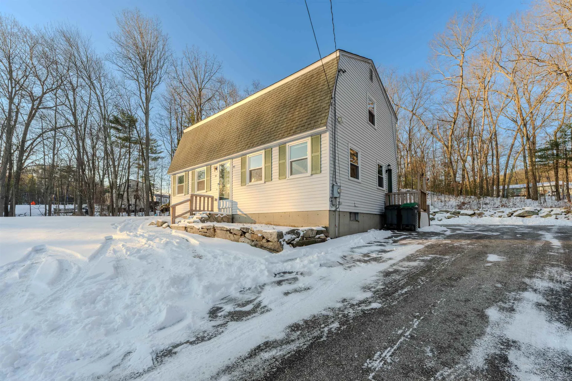 12 Joanne Drive Hooksett NH 03106