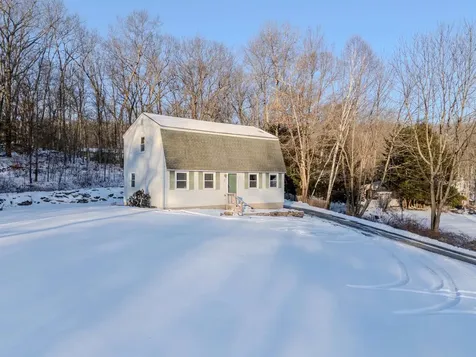 12 Joanne Drive Hooksett NH 03106