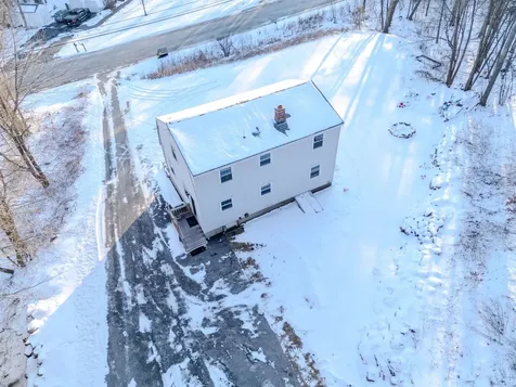 12 Joanne Drive Hooksett NH 03106