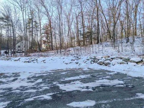 12 Joanne Drive Hooksett NH 03106