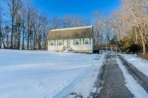12 Joanne Drive Hooksett NH 03106