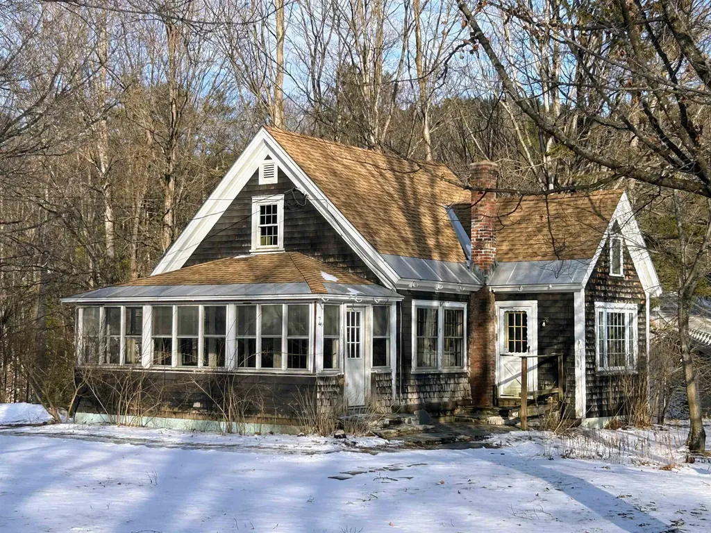 19 Upper Falls Road Weathersfield VT 05151