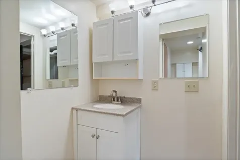 1229 South Street Portsmouth NH 03801