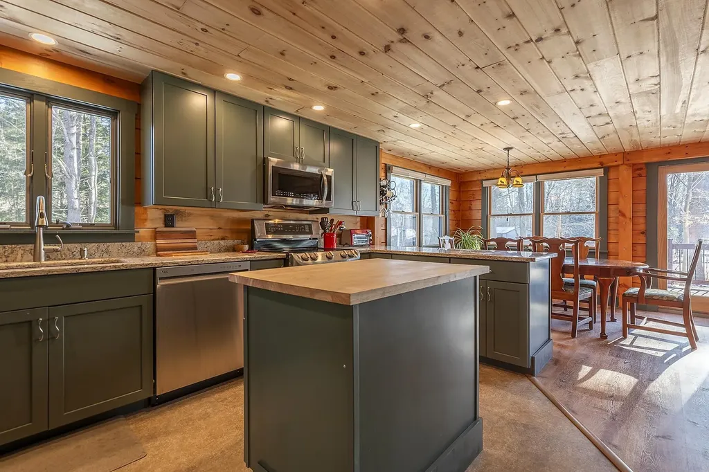 531 Quechee Road Hartland VT 05048