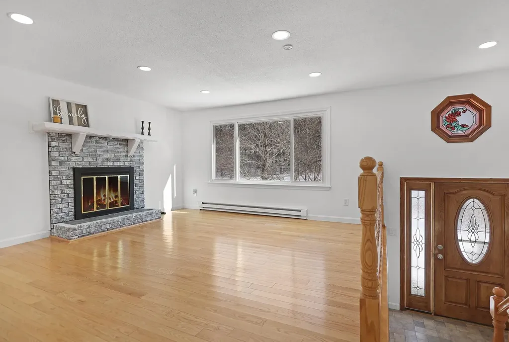 9 Claire Avenue Derry NH 03038