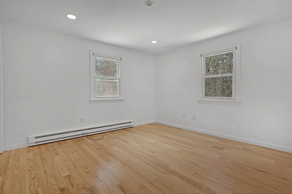 9 Claire Avenue Derry NH 03038