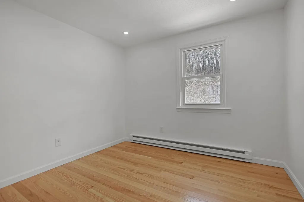 9 Claire Avenue Derry NH 03038