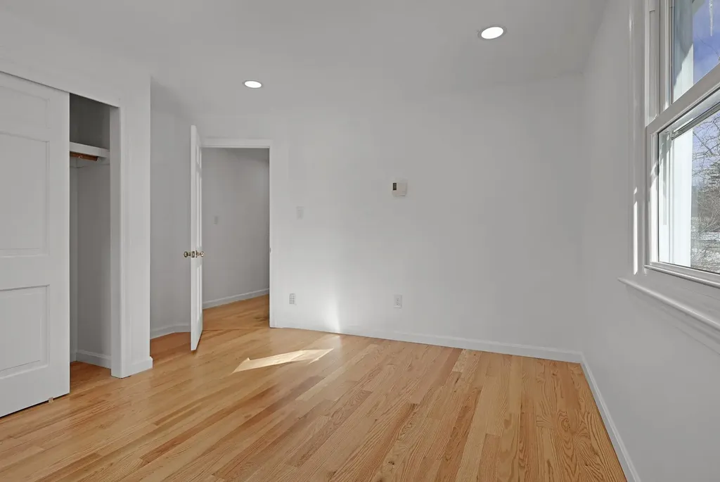 9 Claire Avenue Derry NH 03038