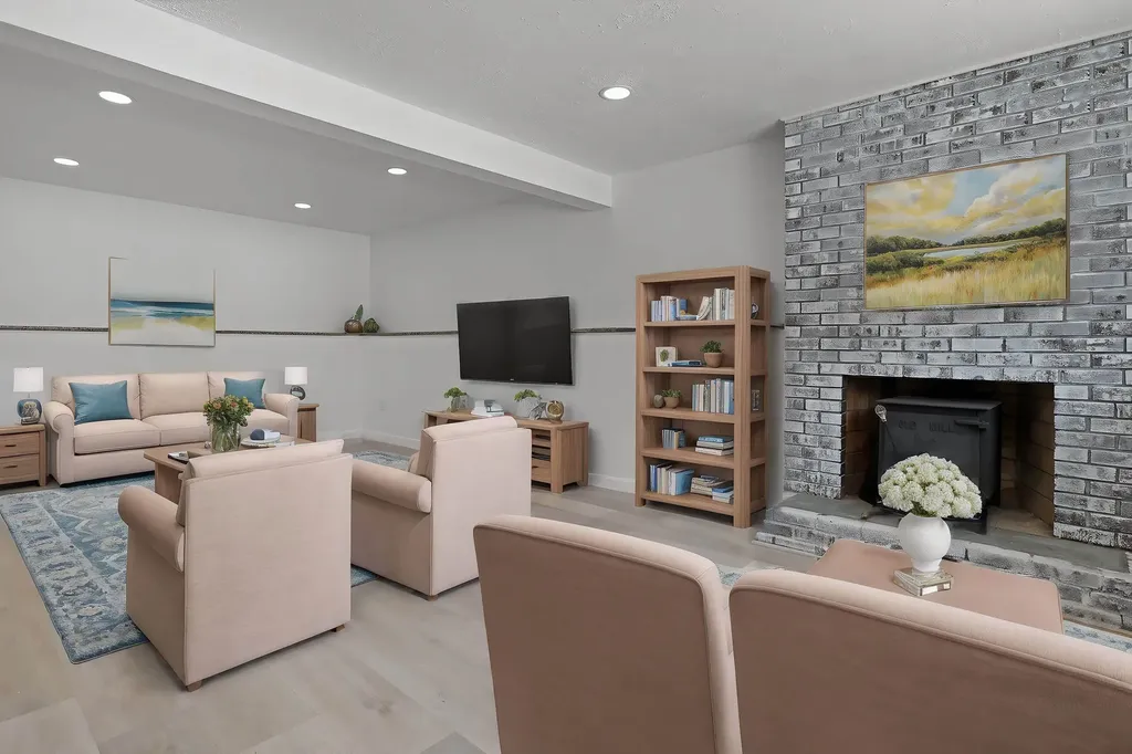 9 Claire Avenue Derry NH 03038