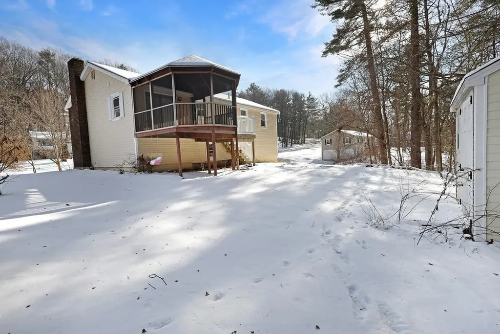 9 Claire Avenue Derry NH 03038