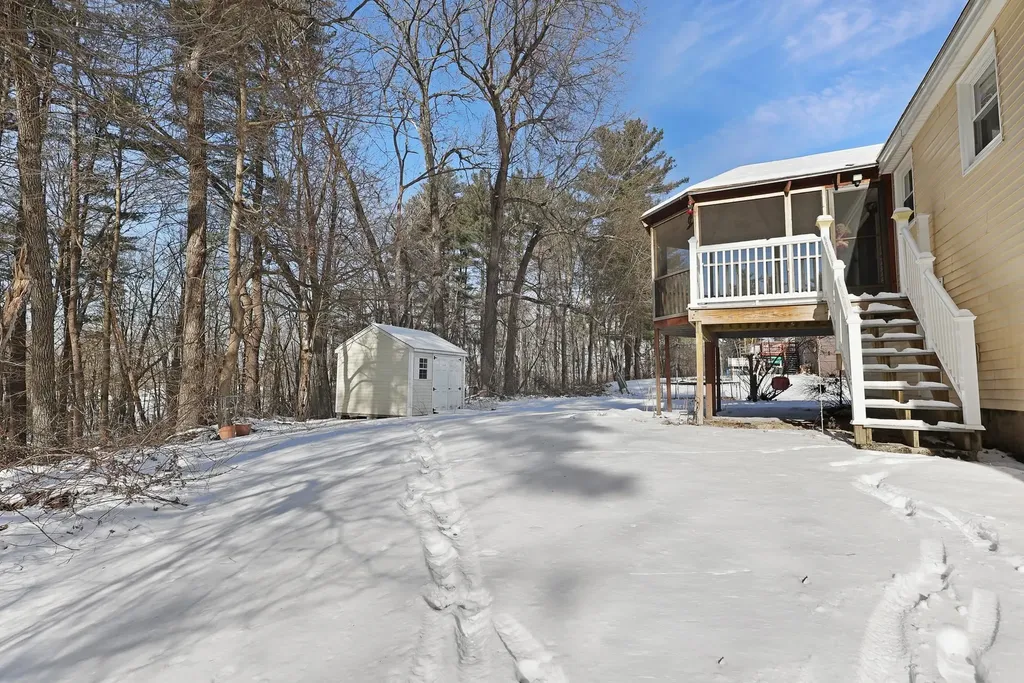 9 Claire Avenue Derry NH 03038