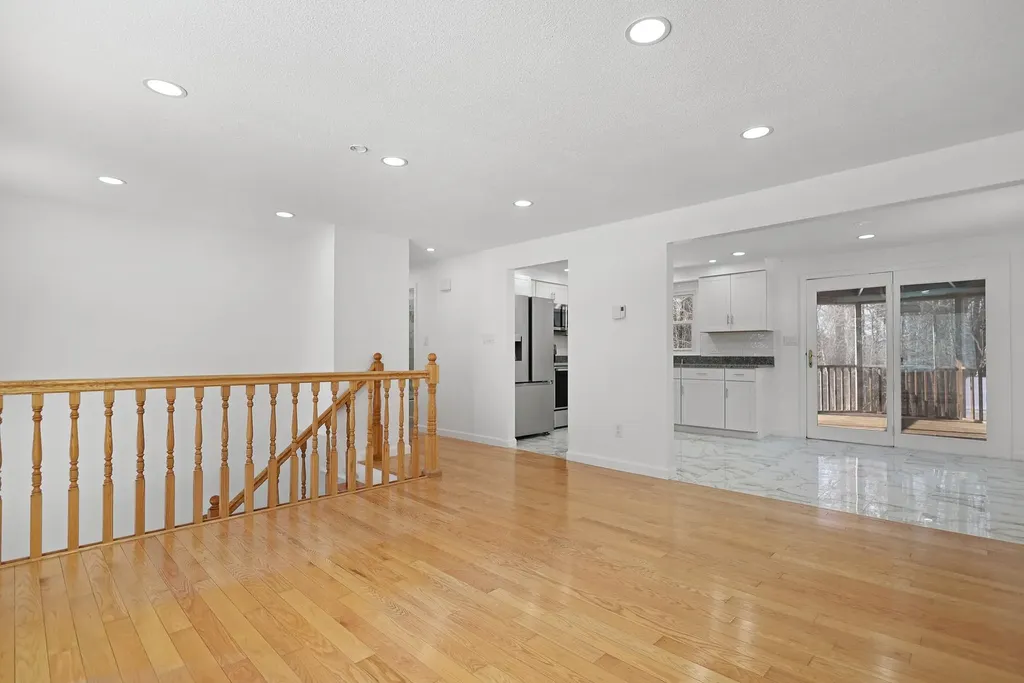 9 Claire Avenue Derry NH 03038