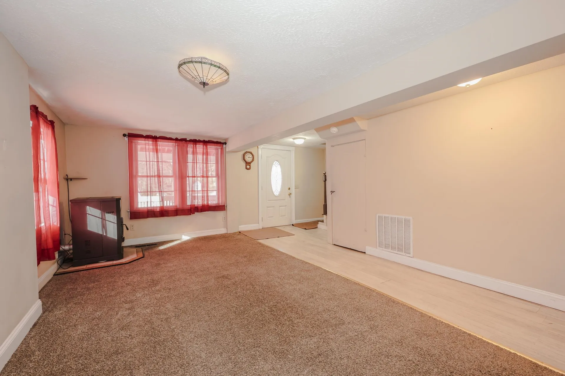 15 Whittemore Street Hillsborough NH 03244