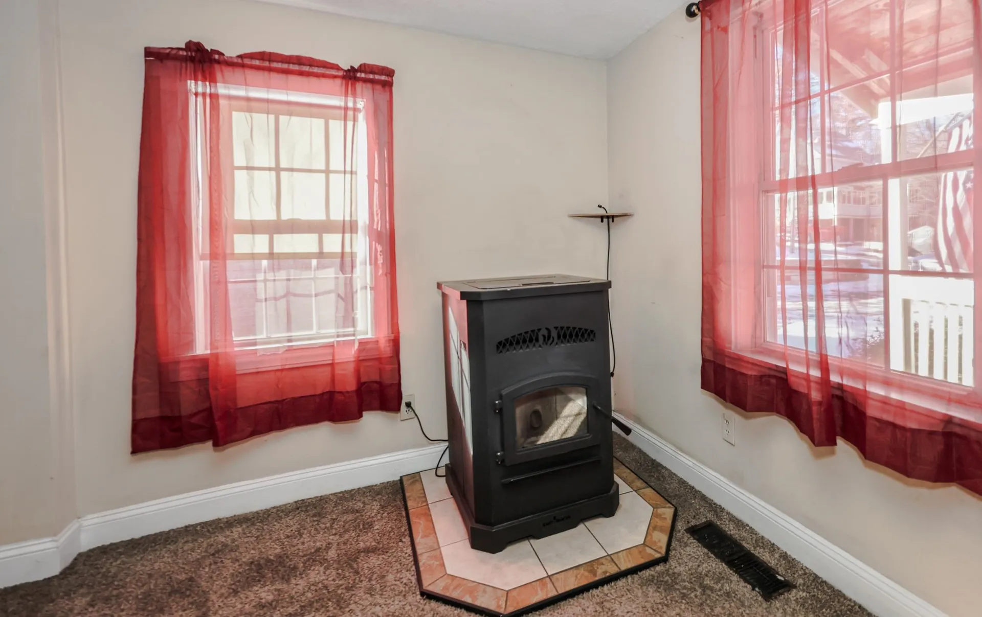 15 Whittemore Street Hillsborough NH 03244