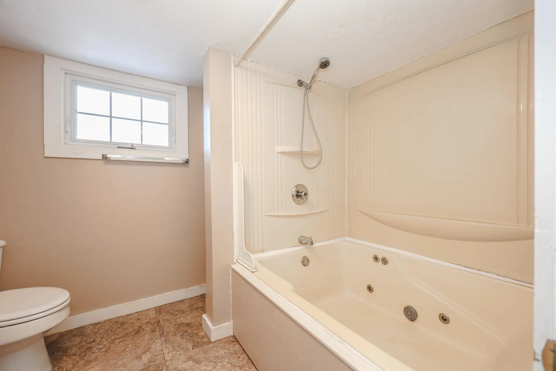 15 Whittemore Street Hillsborough NH 03244