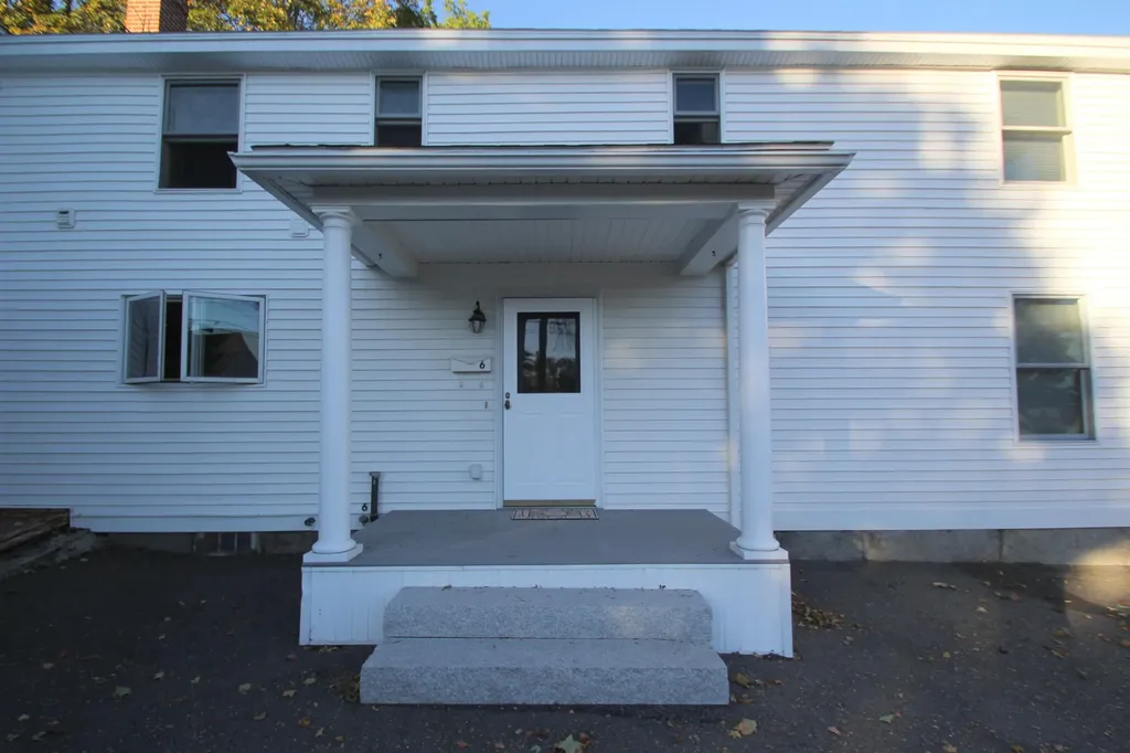 6 Thornton Street Derry NH 03038