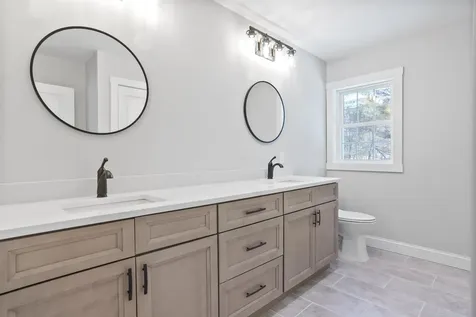 380 E Dunbarton Road Goffstown NH 03045
