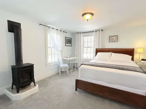 184 Union Street Peterborough NH 03458
