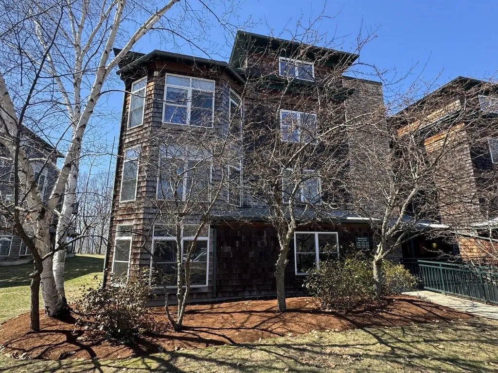 33 Claire Point Road Burlington VT 05408
