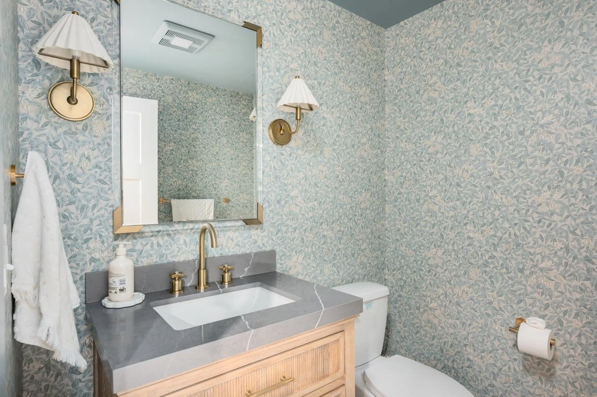 9 Whittaker Drive Stratham NH 03885