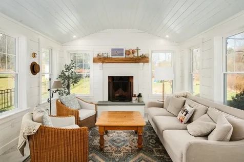 9 Whittaker Drive Stratham NH 03885