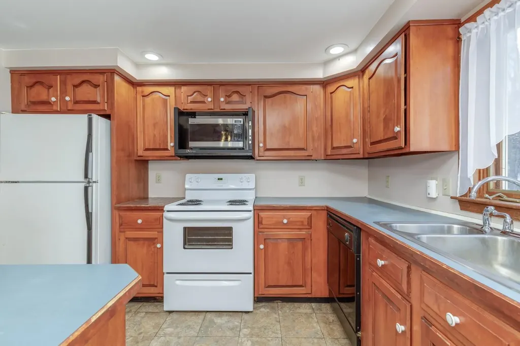 195 North Road Epsom NH 03234