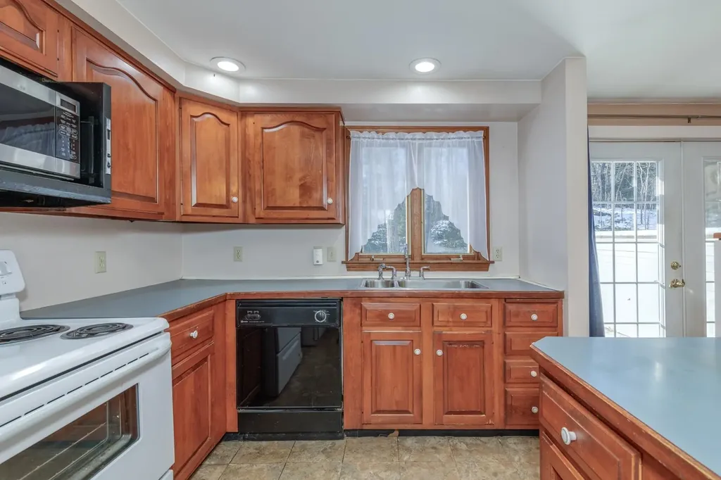 195 North Road Epsom NH 03234