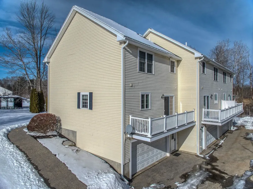2 Trestle Way Dover NH 03820