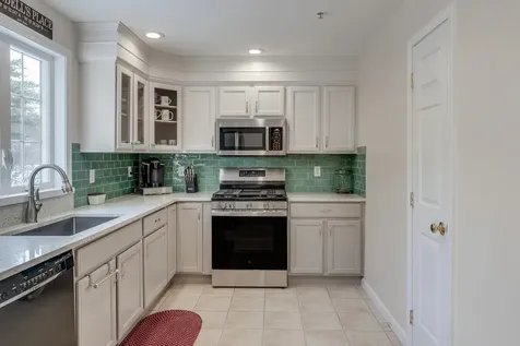 2 Trestle Way Dover NH 03820