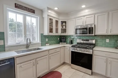 2 Trestle Way Dover NH 03820